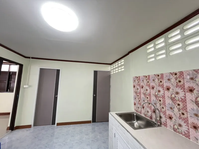 รูปที่3 ต้องการขายบ้านพร้อมที่ดิน หนองค้างพลู เขตหนองแขม ราคา 3,900,000 บาท