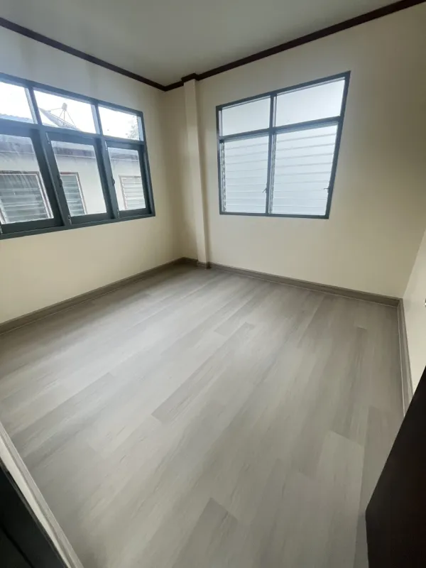 รูปที่4 ต้องการขายบ้านพร้อมที่ดิน หนองค้างพลู เขตหนองแขม ราคา 3,900,000 บาท
