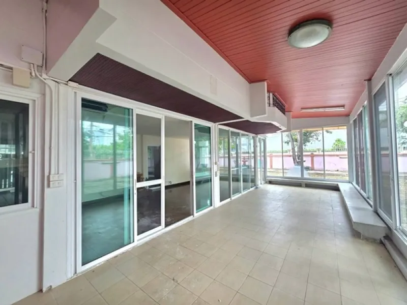 รูปที่7 ต้องการขายบ้านพร้อมที่ดิน บางจาก เขตพระโขนง ราคา 31,500,000 บาท