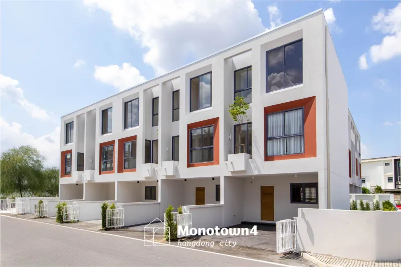 บ้านโซนหางดงเชียงใหม่ โครงการ Monotown 4 ทาวน์โฮม 3 นอน ฟังก์ชันครบ มีคอร์ตยาร์ดและสวนส่วนตัว ใกล้กาดฝรั่ง 5 นาที