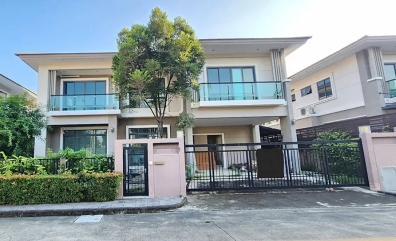 ขายบ้านเดี่ยวสวย The Plam Pattankarn พัฒนาการ 38 ใกล้สถานีรถไฟฟ้าแอร์พอร์ตลิงค์ หัวหมาก