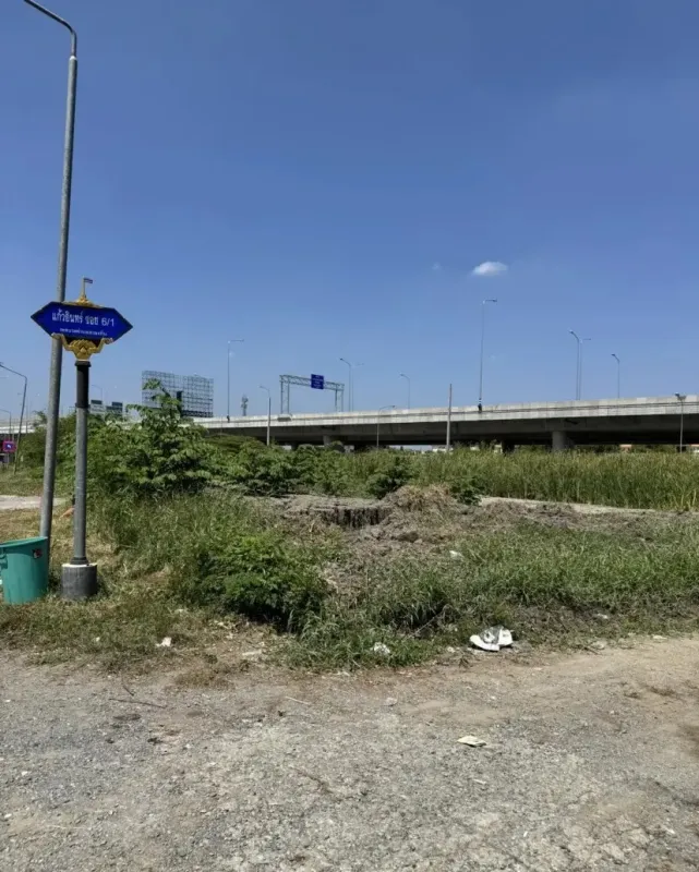 รูปที่3 ต้องการขายบ้านพร้อมที่ดิน เสาธงหิน บางใหญ่ ราคา 36,890,000 บาท