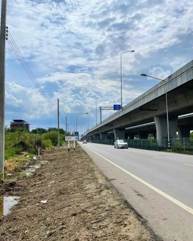 รูปที่6 ต้องการขายบ้านพร้อมที่ดิน เสาธงหิน บางใหญ่ ราคา 36,890,000 บาท