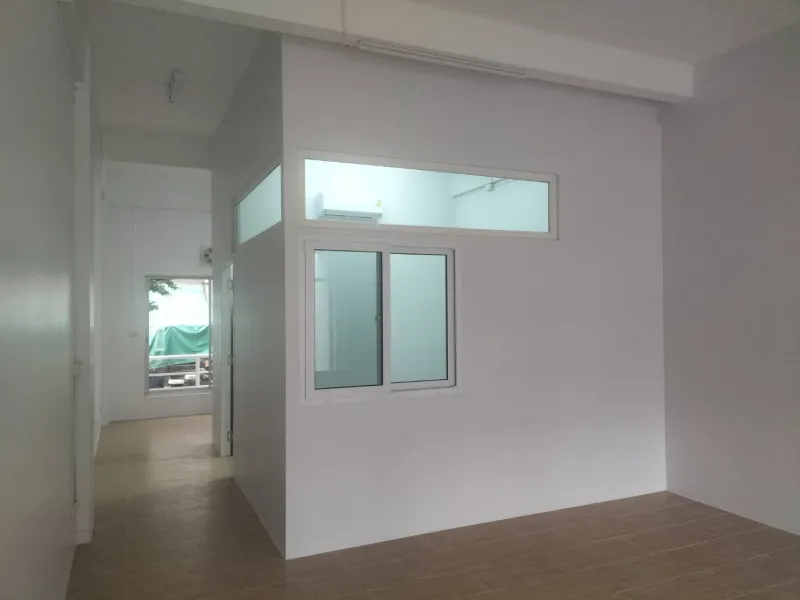 รูปที่2 ต้องการขายคอนโดมิเนียม บางเสาธง บางเสาธง ราคา 1,600,000 บาท