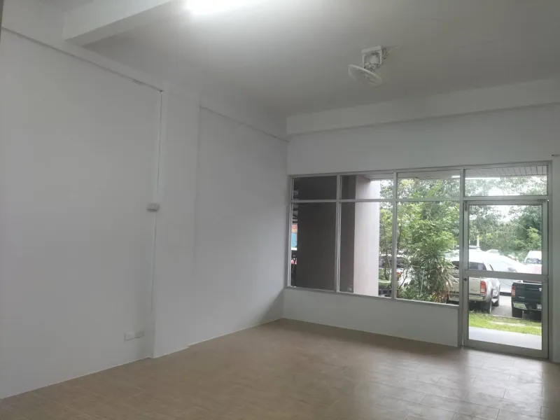 รูปที่3 ต้องการขายคอนโดมิเนียม บางเสาธง บางเสาธง ราคา 1,600,000 บาท