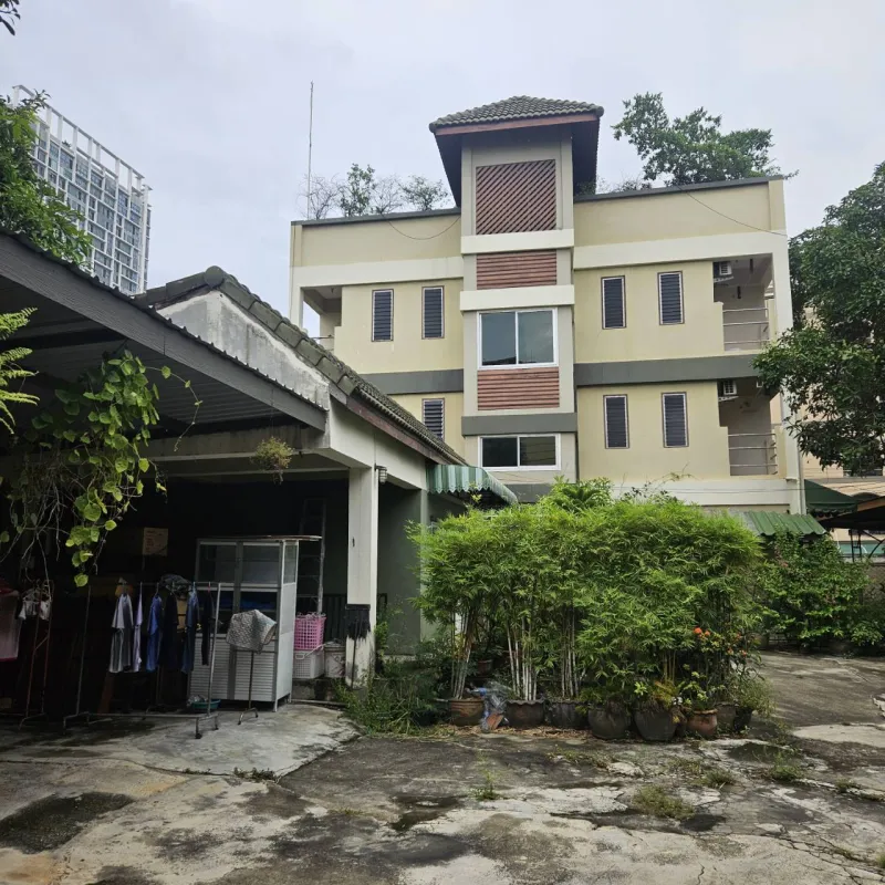 รูปที่3 ต้องการขายบ้านพร้อมที่ดิน บางลำภูล่าง เขตคลองสาน ราคา 90,000,000 บาท