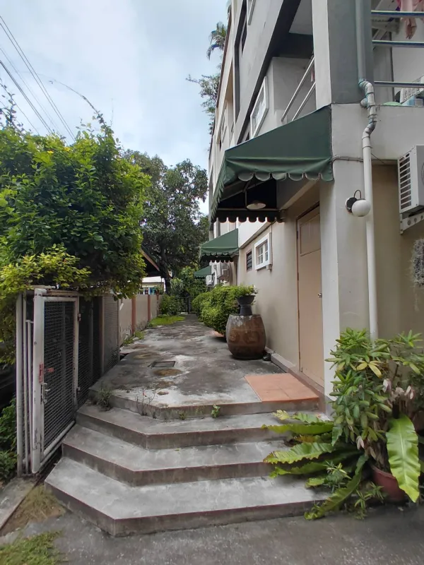 รูปที่6 ต้องการขายบ้านพร้อมที่ดิน บางลำภูล่าง เขตคลองสาน ราคา 90,000,000 บาท