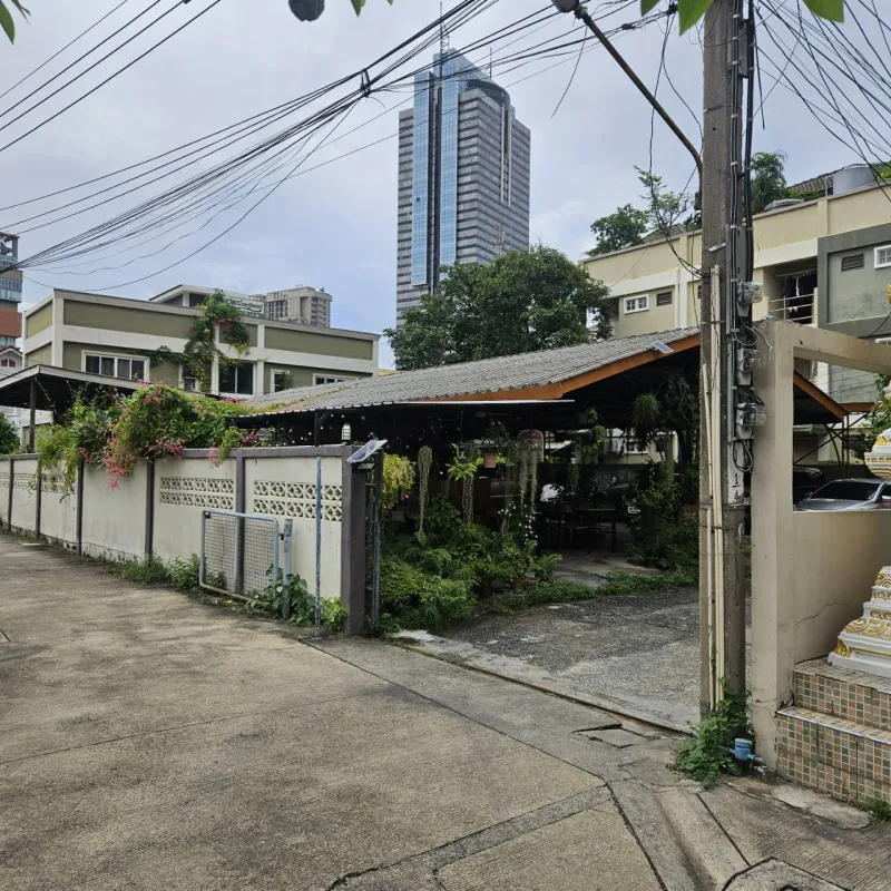 รูปที่8 ต้องการขายบ้านพร้อมที่ดิน บางลำภูล่าง เขตคลองสาน ราคา 90,000,000 บาท