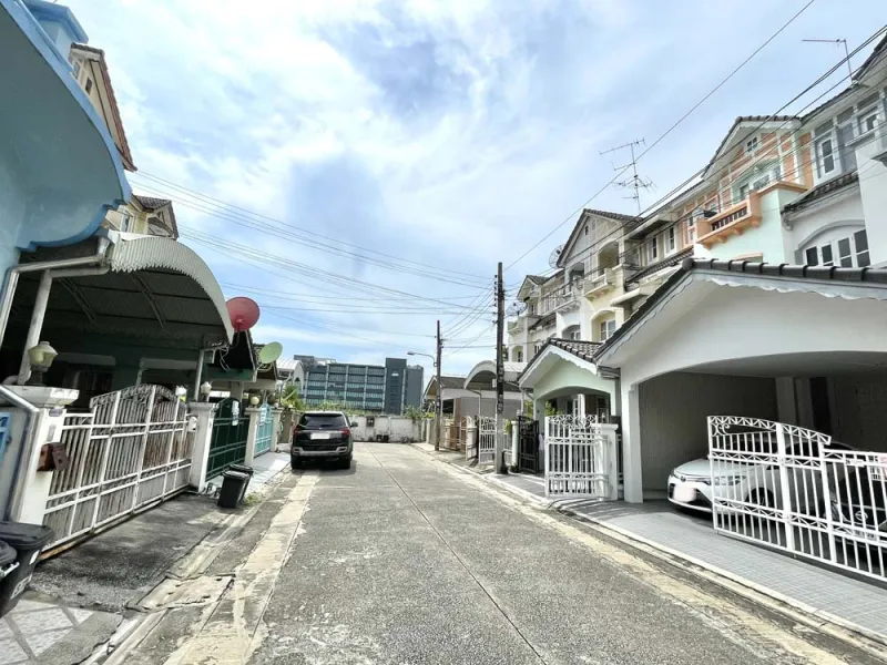 รูปที่2 ต้องการขายบ้านพร้อมที่ดิน ทุ่งสองห้อง เขตหลักสี่ ราคา 3,900,000 บาท