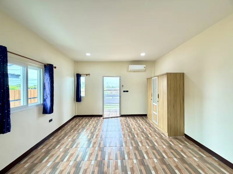 รูปที่5 ต้องการขายบ้านพร้อมที่ดิน หนองหญ้าไซ หนองหญ้าไซ ราคา 1,290,000 บาท