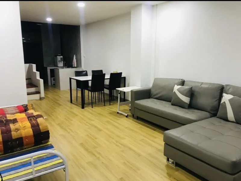 ทาวโฮม 3 ชั้น ตบแต่งใหม่ ติดน้ำ บรรยากาศดี ราคาถูก