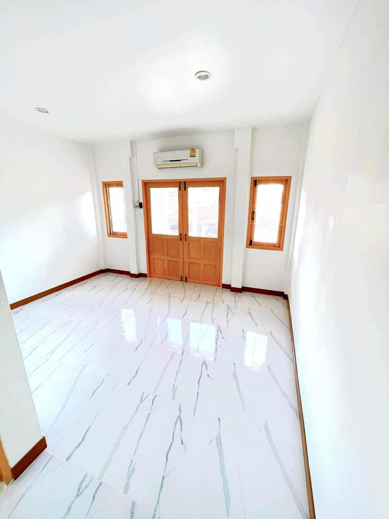 รูปที่3 ต้องการขายบ้านพร้อมที่ดิน ทุ่งสุขลา ศรีราชา ราคา 1,900,000 บาท