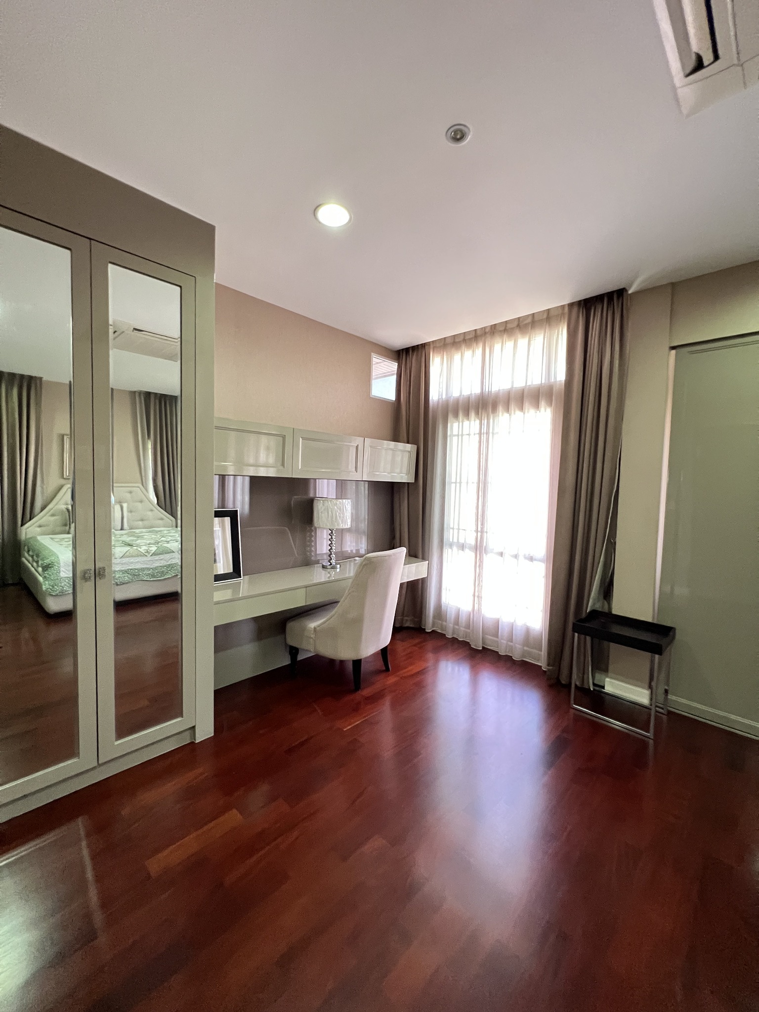 รูปที่8 ต้องการขายบ้านพร้อมที่ดิน บางตะไนย์ ปากเกร็ด ราคา 18,900,000 บาท