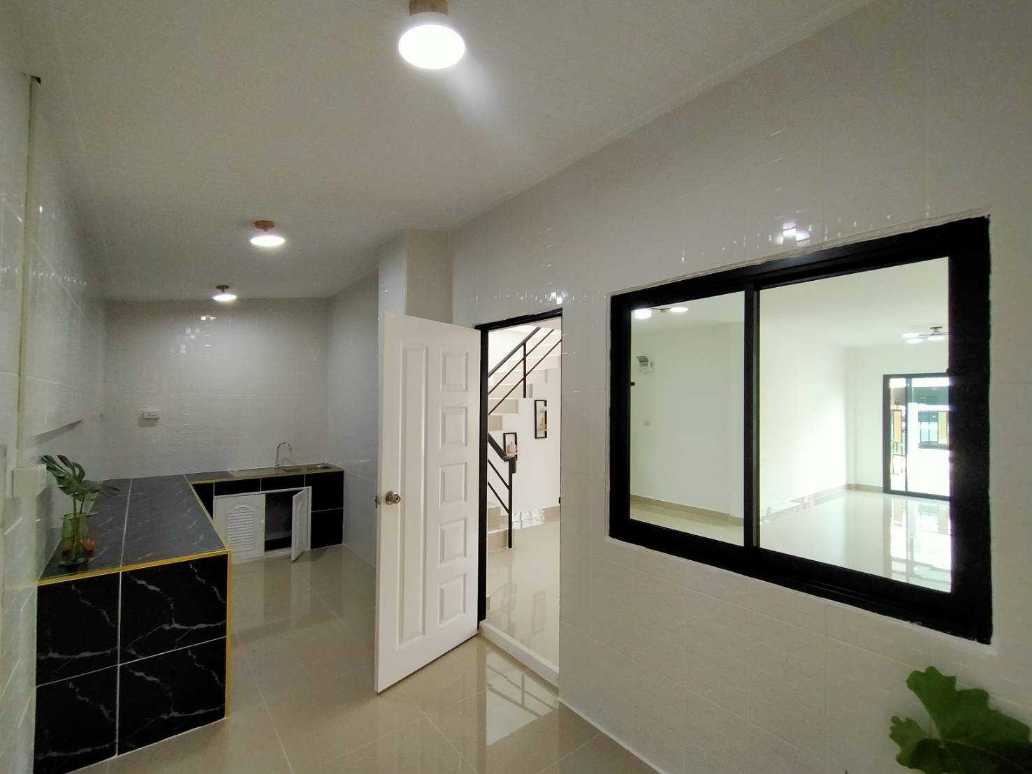 รูปที่6 ต้องการขายบ้านพร้อมที่ดิน ไทรน้อย ไทรน้อย ราคา 2,690,000 บาท