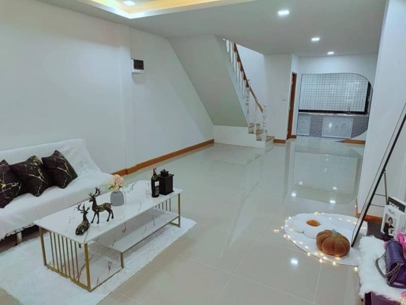 รูปที่3 ต้องการขายทาวน์โฮม มีนบุรี เขตมีนบุรี ราคา 1,750,000 บาท