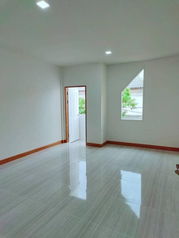 รูปที่5 ต้องการขายทาวน์โฮม มีนบุรี เขตมีนบุรี ราคา 1,750,000 บาท