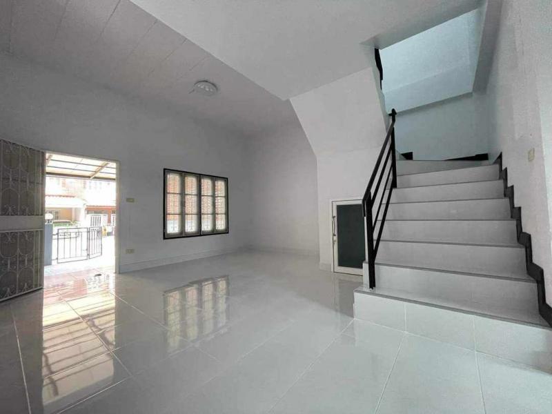 รูปที่3 ต้องการขายทาวน์โฮม บึงสนั่น ธัญบุรี ราคา 1,490,000 บาท