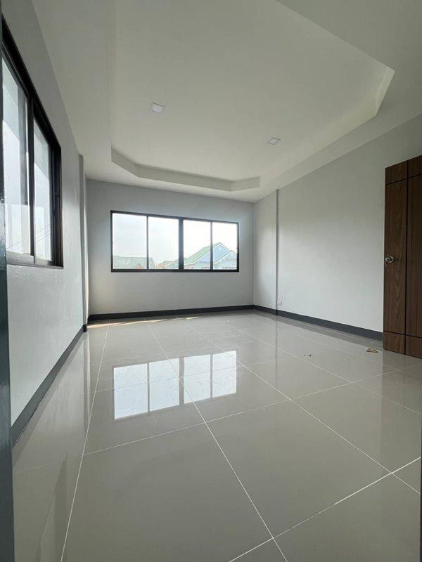 รูปที่5 ต้องการขายบ้านพร้อมที่ดิน ห้วยกะปิ เมืองชลบุรี ราคา 3,590,000 บาท