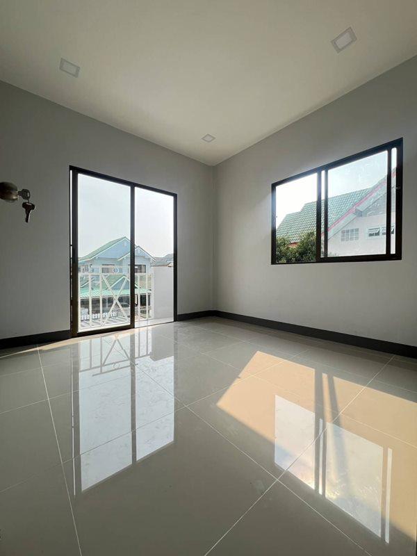 รูปที่6 ต้องการขายบ้านพร้อมที่ดิน ห้วยกะปิ เมืองชลบุรี ราคา 3,590,000 บาท