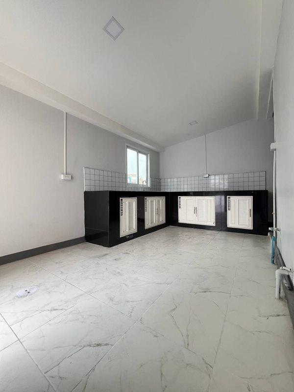 รูปที่8 ต้องการขายบ้านพร้อมที่ดิน ห้วยกะปิ เมืองชลบุรี ราคา 3,590,000 บาท