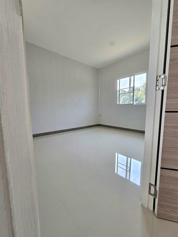 รูปที่3 ต้องการขายบ้านพร้อมที่ดิน นครชุมน์ บ้านโป่ง ราคา 1,590,000 บาท