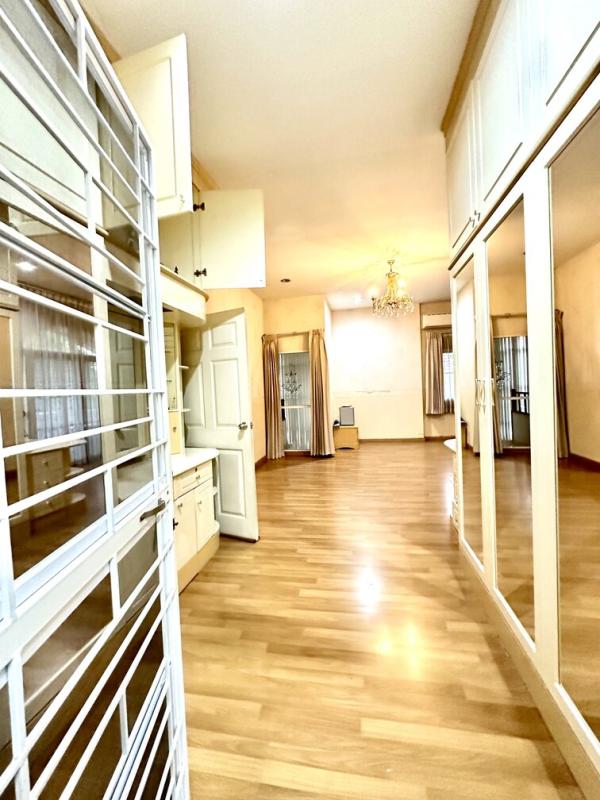 รูปที่2 ต้องการขายบ้านพร้อมที่ดิน บางแม่นาง บางใหญ่ ราคา 9,800,000 บาท