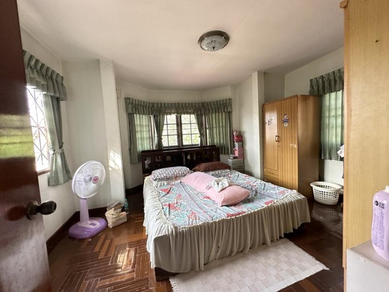รูปที่2 ต้องการขายบ้านพร้อมที่ดิน จรเข้บัว เขตลาดพร้าว ราคา 6,900,000 บาท