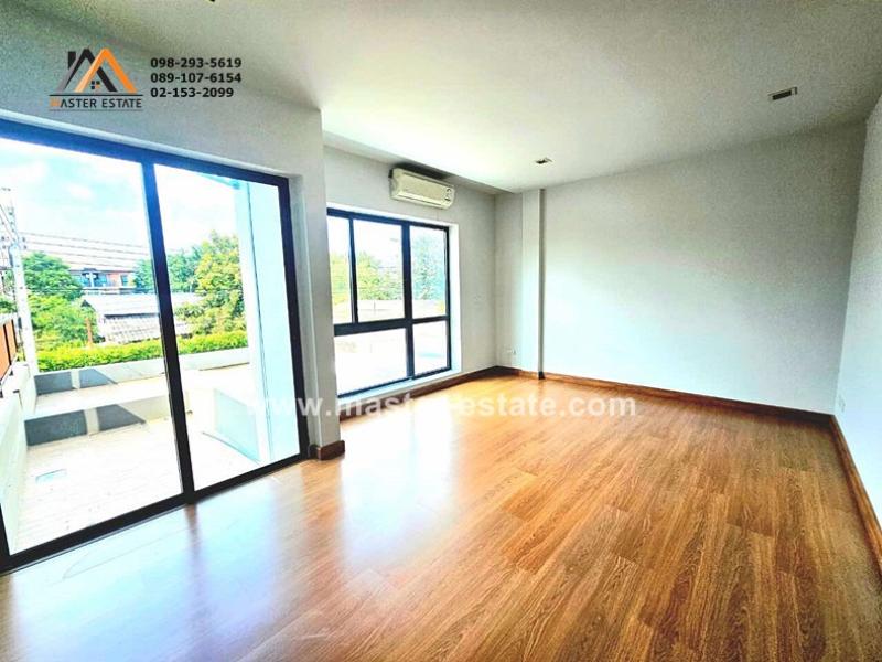 รูปที่2 ต้องการขายทาวน์โฮม สีกัน เขตดอนเมือง ราคา 4,500,000 บาท