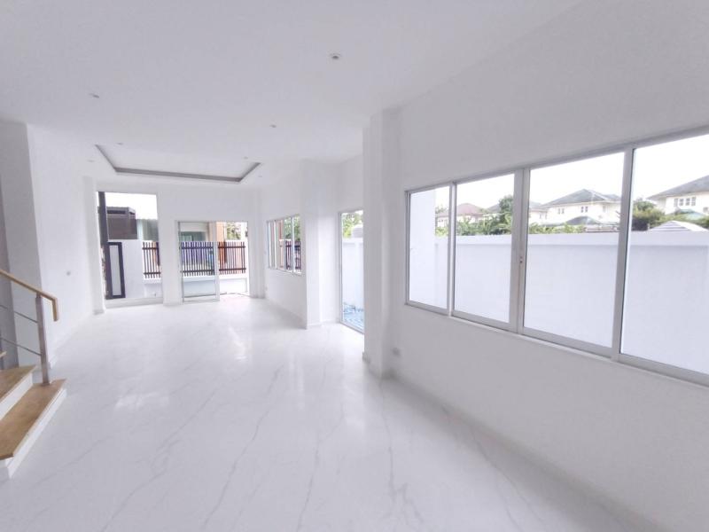 รูปที่2 ต้องการขายบ้านพร้อมที่ดิน สะพานสูง เขตสะพานสูง ราคา 4,990,000 บาท