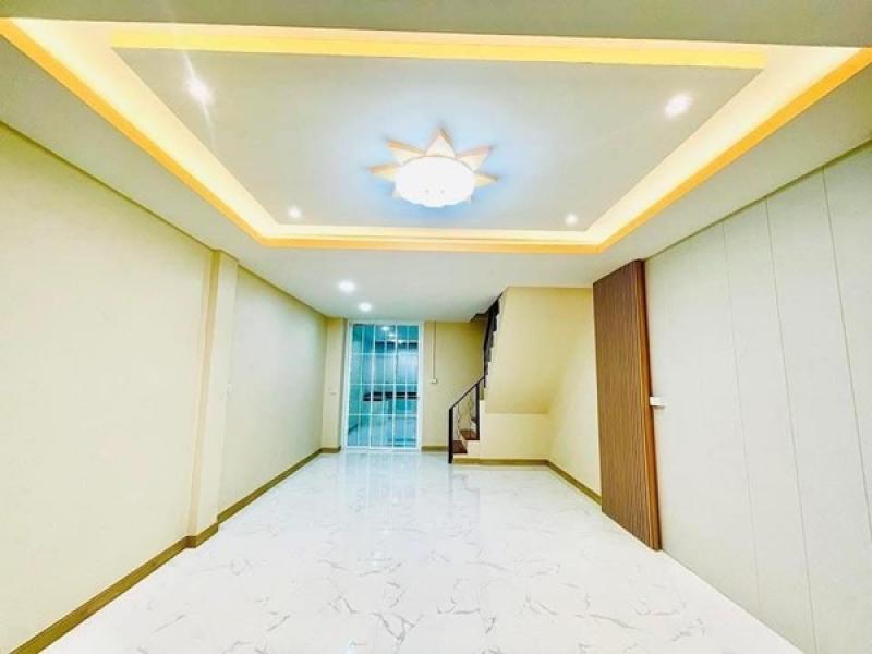 รูปที่4 ต้องการขายทาวน์โฮม คลองจั่น เขตบางกะปิ ราคา 2,990,000 บาท