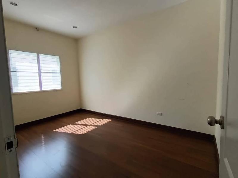 รูปที่6 ต้องการขายบ้านพร้อมที่ดิน บึงยี่โถ ธัญบุรี ราคา 2,600,000 บาท