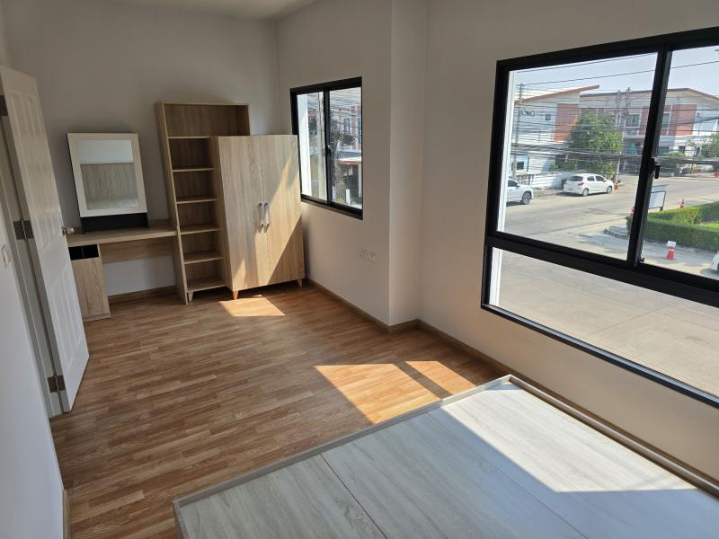 รูปที่5 ต้องการขายบ้านพร้อมที่ดิน ประชาธิปัตย์ ธัญบุรี ราคา 2,280,000 บาท