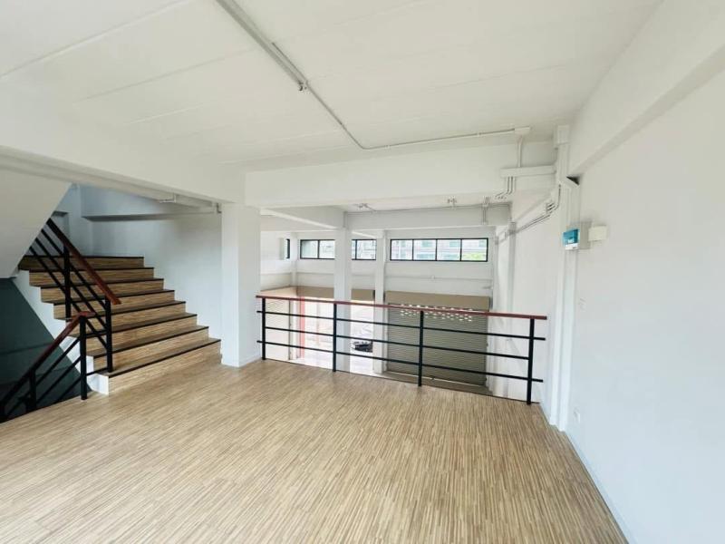 รูปที่4 ต้องการขายบ้านพร้อมที่ดิน ประชาธิปัตย์ ธัญบุรี ราคา 12,400,000 บาท