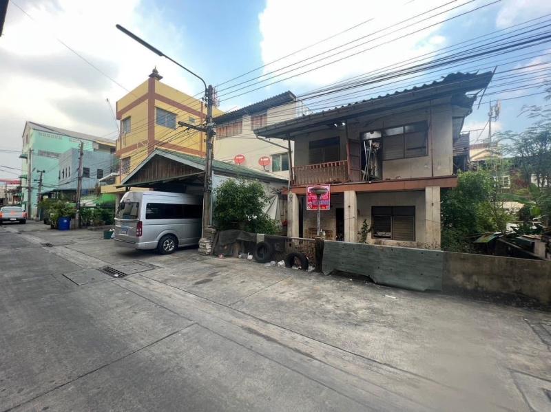 รูปที่3 ต้องการขายบ้านพร้อมที่ดิน ประชาธิปัตย์ ธัญบุรี ราคา 2,290,000 บาท