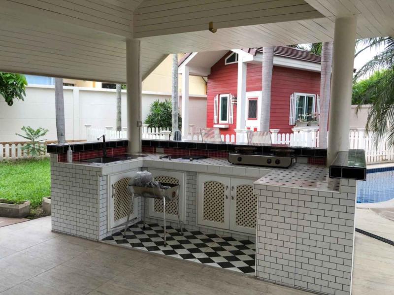 รูปที่3 ต้องการขายบ้านพร้อมที่ดิน สุรศักดิ์ ศรีราชา ราคา 9,000,000 บาท