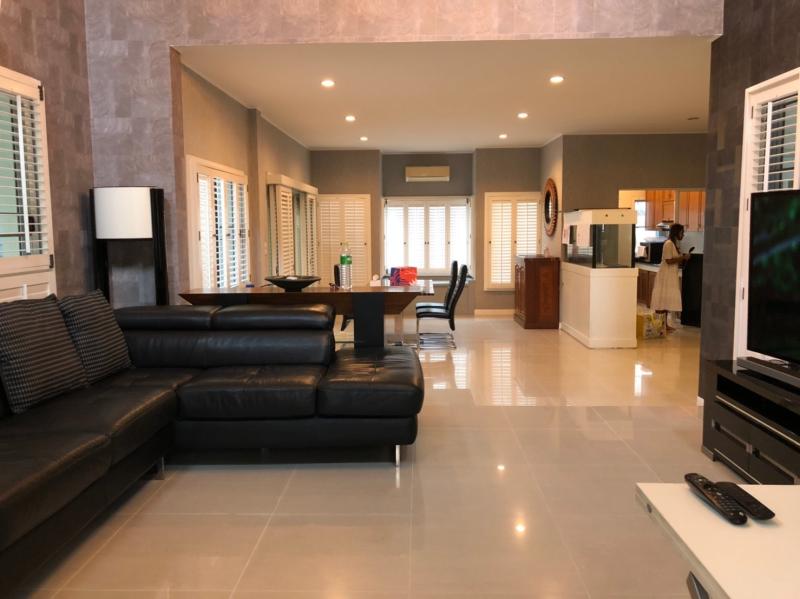 รูปที่4 ต้องการขายบ้านพร้อมที่ดิน สุรศักดิ์ ศรีราชา ราคา 9,000,000 บาท
