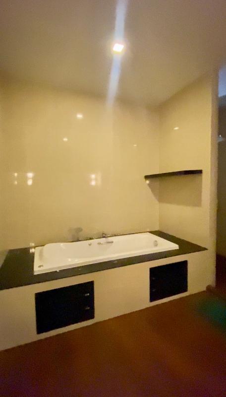 รูปที่6 ต้องการขายบ้านพร้อมที่ดิน เหมือง เมืองชลบุรี ราคา 15,900,000 บาท