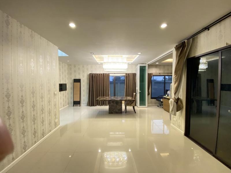 รูปที่5 ต้องการขายบ้านพร้อมที่ดิน คลองสี่ คลองหลวง ราคา 3,600,000 บาท