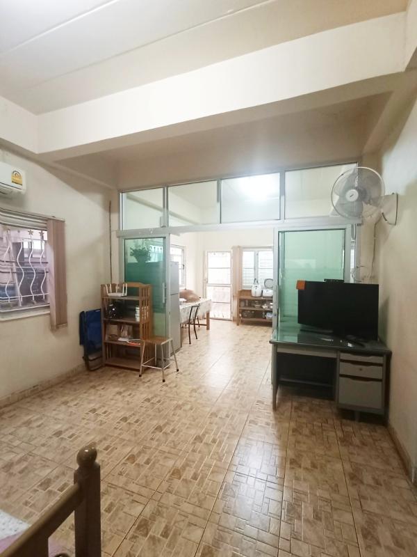 รูปที่3 ต้องการขายบ้านพร้อมที่ดิน คลองสาม คลองหลวง ราคา 2,800,000 บาท