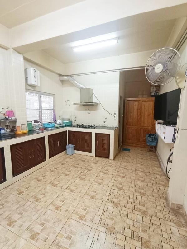 รูปที่4 ต้องการขายบ้านพร้อมที่ดิน คลองสาม คลองหลวง ราคา 2,800,000 บาท