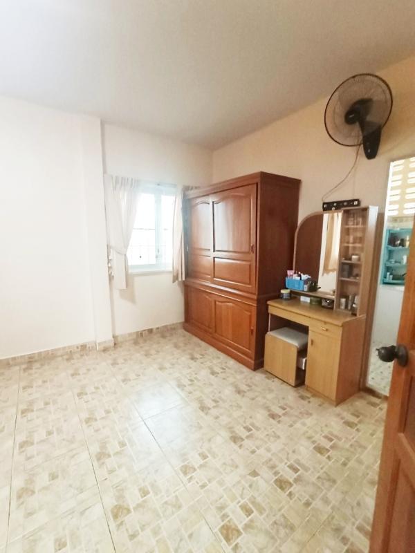 รูปที่7 ต้องการขายบ้านพร้อมที่ดิน คลองสาม คลองหลวง ราคา 2,800,000 บาท