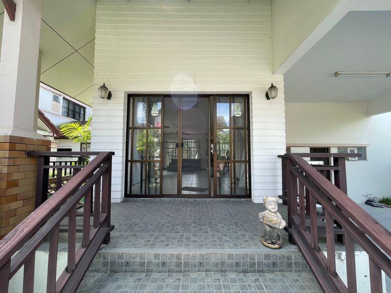 รูปที่4 ต้องการขายบ้านพร้อมที่ดิน สุรศักดิ์ ศรีราชา ราคา 4,900,000 บาท