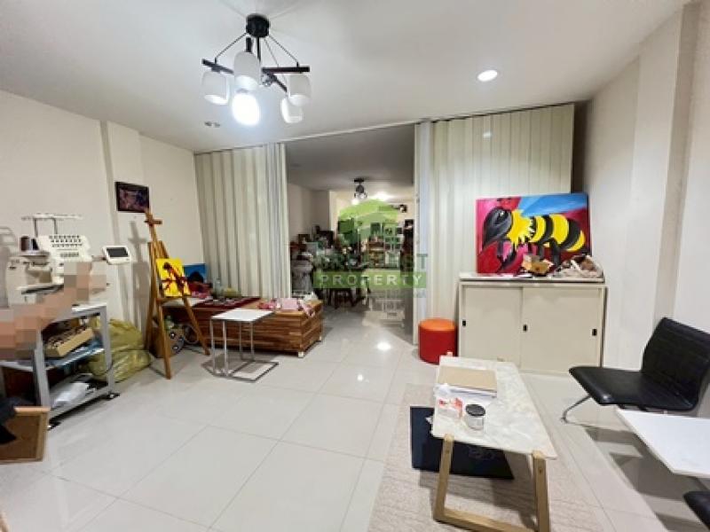 รูปที่2 ต้องการขายทาวน์โฮม คลองจั่น เขตบางกะปิ ราคา 3,700,000 บาท