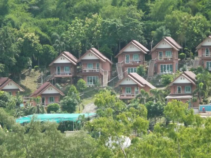 รูปที่2 ต้องการขายรีสอร์ท แสมสาร สัตหีบ ราคา 15,000,000 บาท
