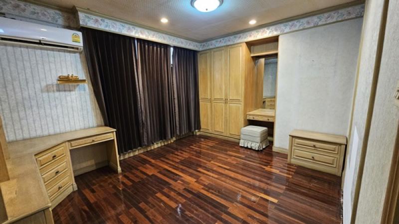 รูปที่5 ต้องการขายบ้านพร้อมที่ดิน สามเสนใน เขตพญาไท ราคา 28,000,000 บาท
