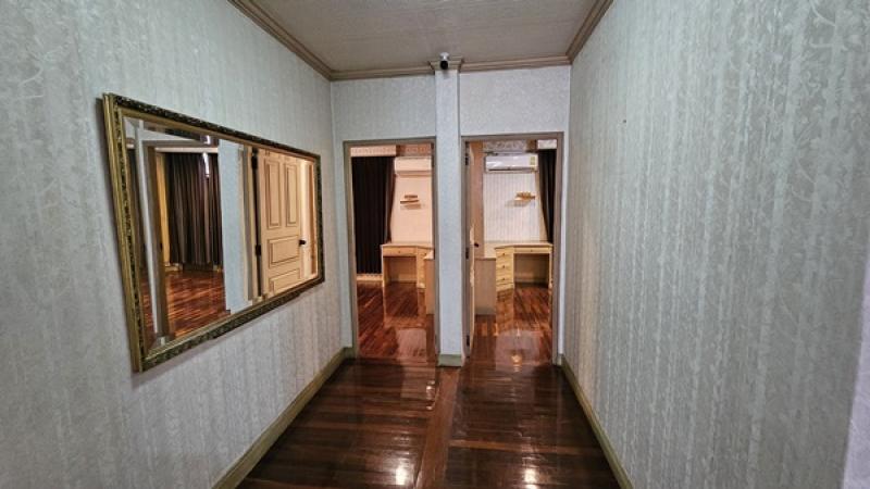 รูปที่7 ต้องการขายบ้านพร้อมที่ดิน สามเสนใน เขตพญาไท ราคา 28,000,000 บาท