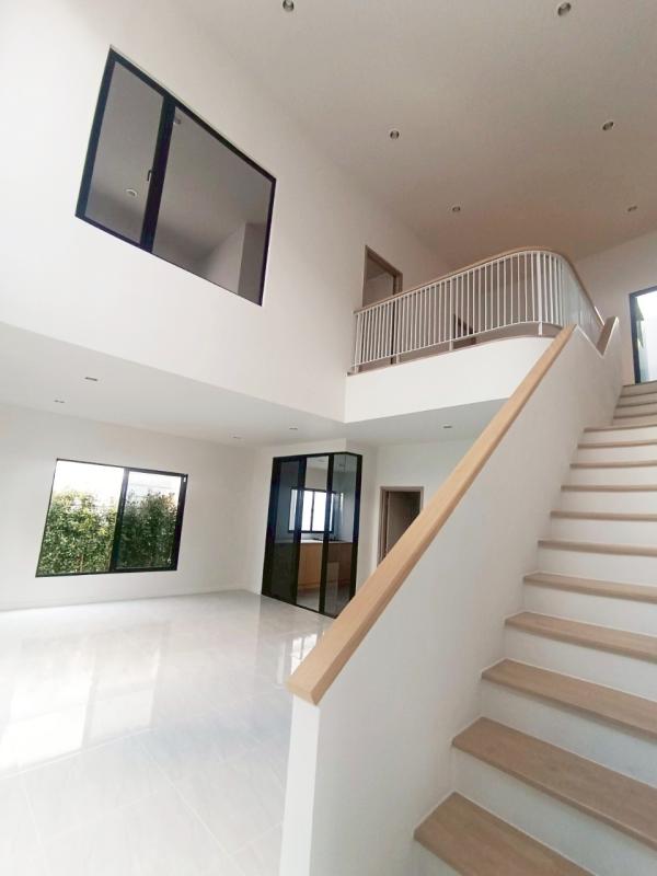 รูปที่3 ต้องการขายบ้านพร้อมที่ดิน คลองสาม คลองหลวง ราคา 7,900,000 บาท