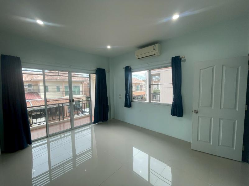 รูปที่8 ต้องการขายบ้านพร้อมที่ดิน ห้วยกะปิ เมืองชลบุรี ราคา 1,990,000 บาท
