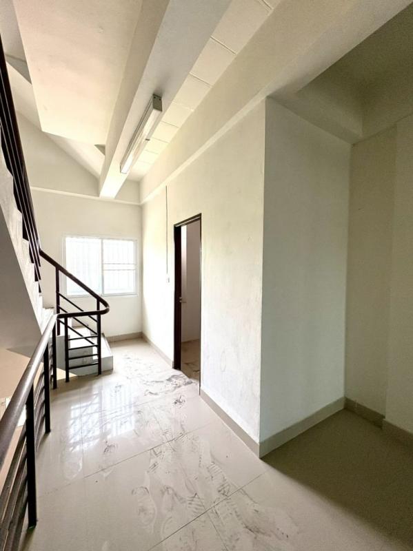 รูปที่5 ให้เช่าบ้านพร้อมที่ดิน บางละมุง บางละมุง ราคา 20,000 บาท