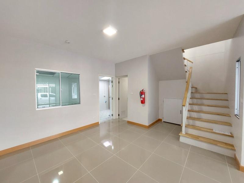 รูปที่3 ต้องการขายทาวน์โฮม บางพลีใหญ่ บางพลี ราคา 1,990,000 บาท